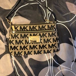 Micheal kors small handbag